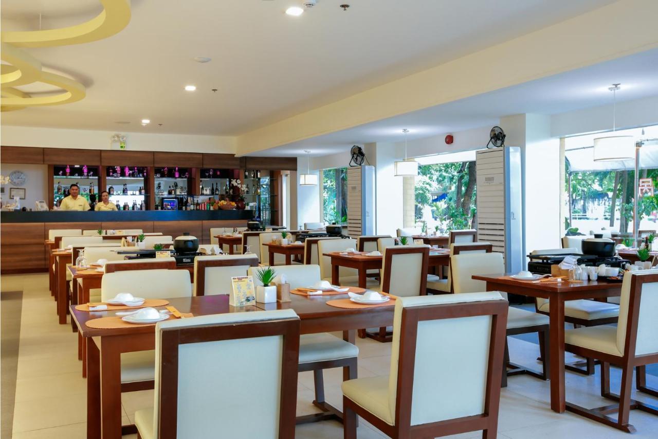 长滩岛天堂花园会议中心度假酒店 Manoc-Manoc 外观 照片